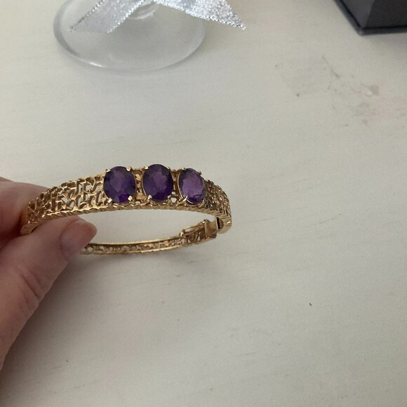 Vintage 14k solid gold bangle bracelet with 3 large amethysts one-of-a-kind! - Picture 6 of 11